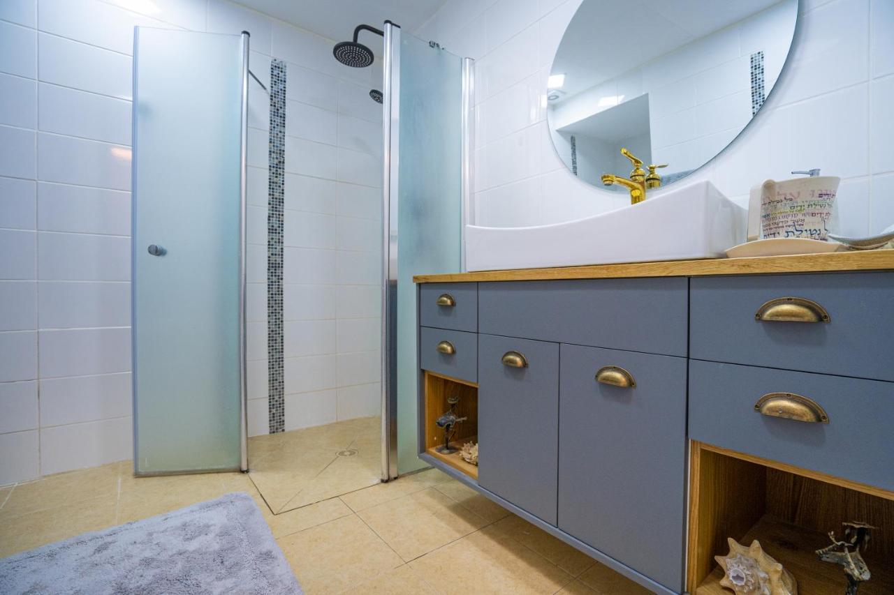 Windows On Netanya Luxury Penthouse Downtown Apartment ภายนอก รูปภาพ