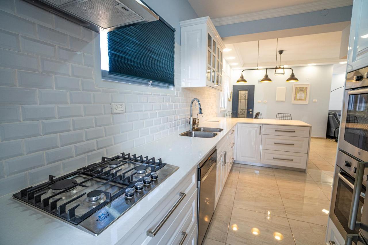 Windows On Netanya Luxury Penthouse Downtown Apartment ภายนอก รูปภาพ